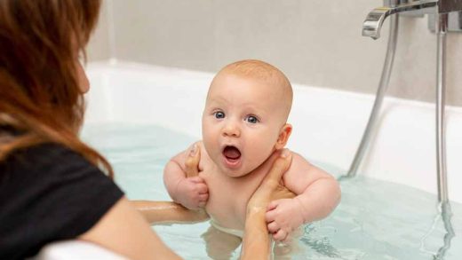 give-a-newborn-a-bath